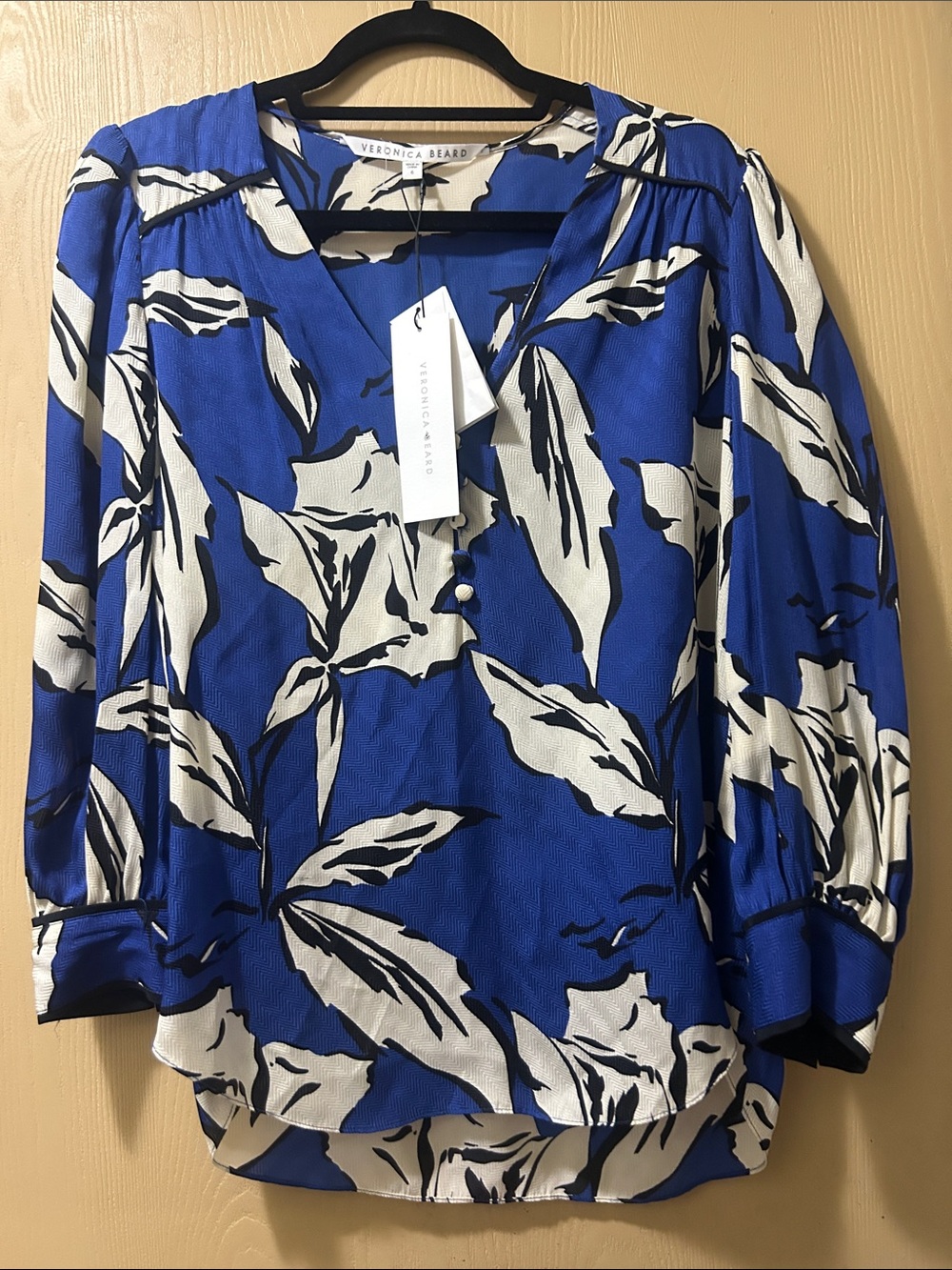 Veronica Beard MILAN Royal Blue & White Floral V-Neck Blouse Sz 6 NWT - Picture 2 of 13